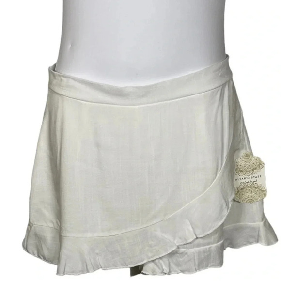 ALTAR’D STATE Ivory Skort - Picture 1 of 8